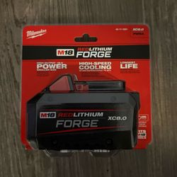 Milwaukee M18 18V Lithium-lon REDLITHIUM FORGE XC 8.0 Ah Battery Pack