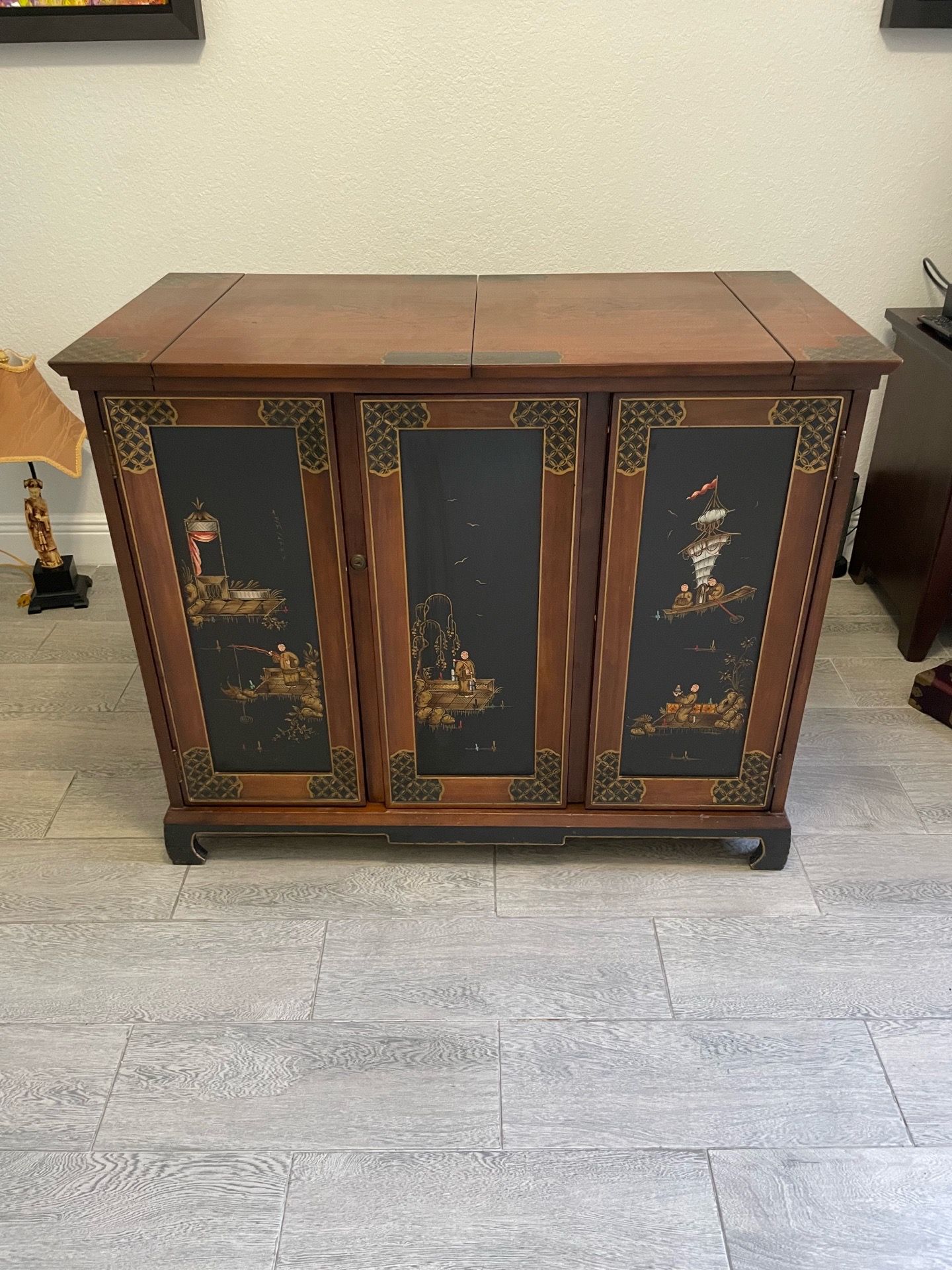 Oriental Side Bar