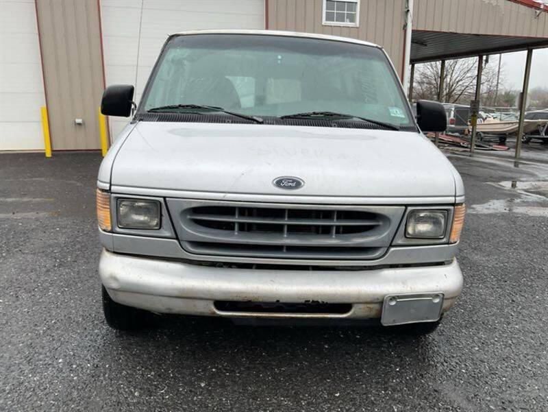 2001 Ford E-150