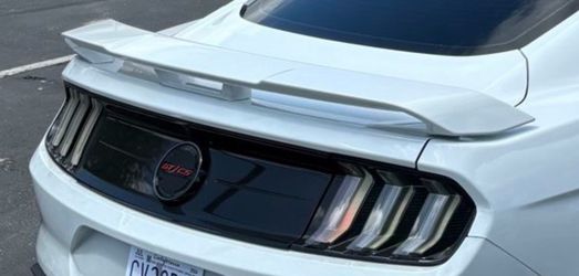 Ford Mustang trunk