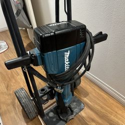 Makita Jackhammer Great Condition !! for Sale in Palm Springs, CA - OfferUp