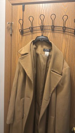 Women’s Tan Peak Coat