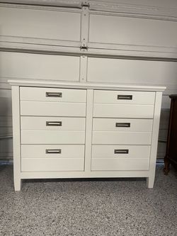 Pottery barn Kids Emery Dresser with 6 drawers