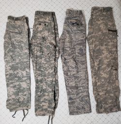 Four Pairs Of U.S. Military Pants Featuring Digital And Pattern Camouflage Designs, Size Medium Varying Lengths! Price For All!
