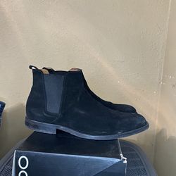 ALDO CHELSEA BOOTS (SIZE 9)