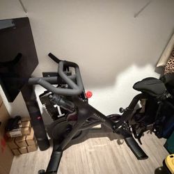 Peloton Bike + Ultimate Package 