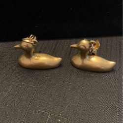 2 Brass Duck tablecloth weights