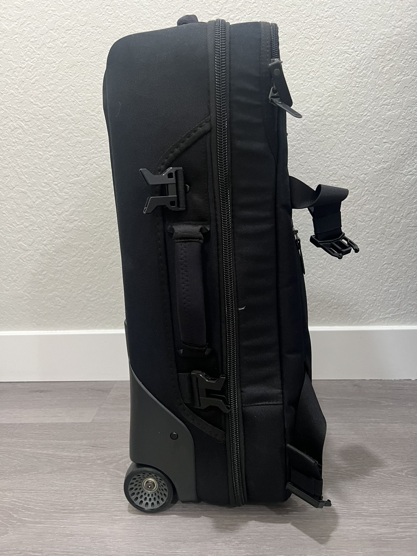 Nike FiftyOne49 Roller Bags (set Of 3) for Sale in San Diego, CA OfferUp