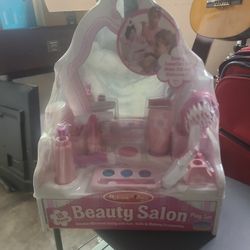 Melissa & Doug Beauty Salon NEW 