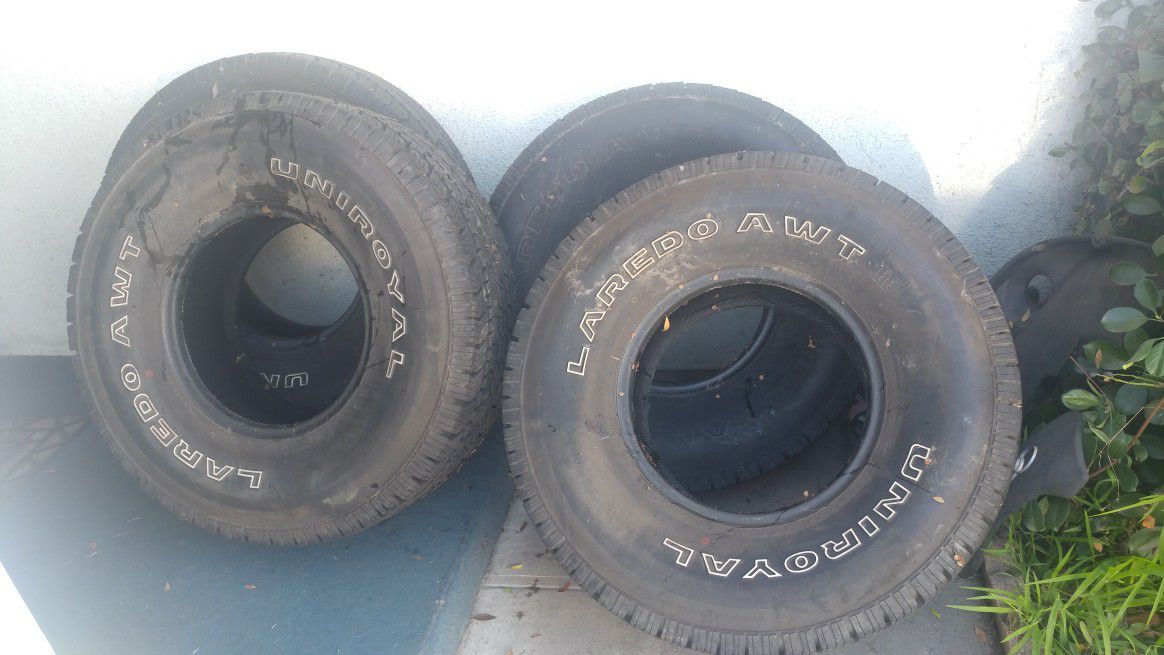 33 x12.5x15 Allterrain Tires set 12.5 R15