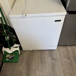 Magic chef Freezer 5.0  cu. Ft