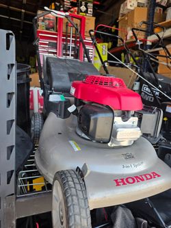HONDA GAS 21-IN SELF PROPELLED LANW MOWER