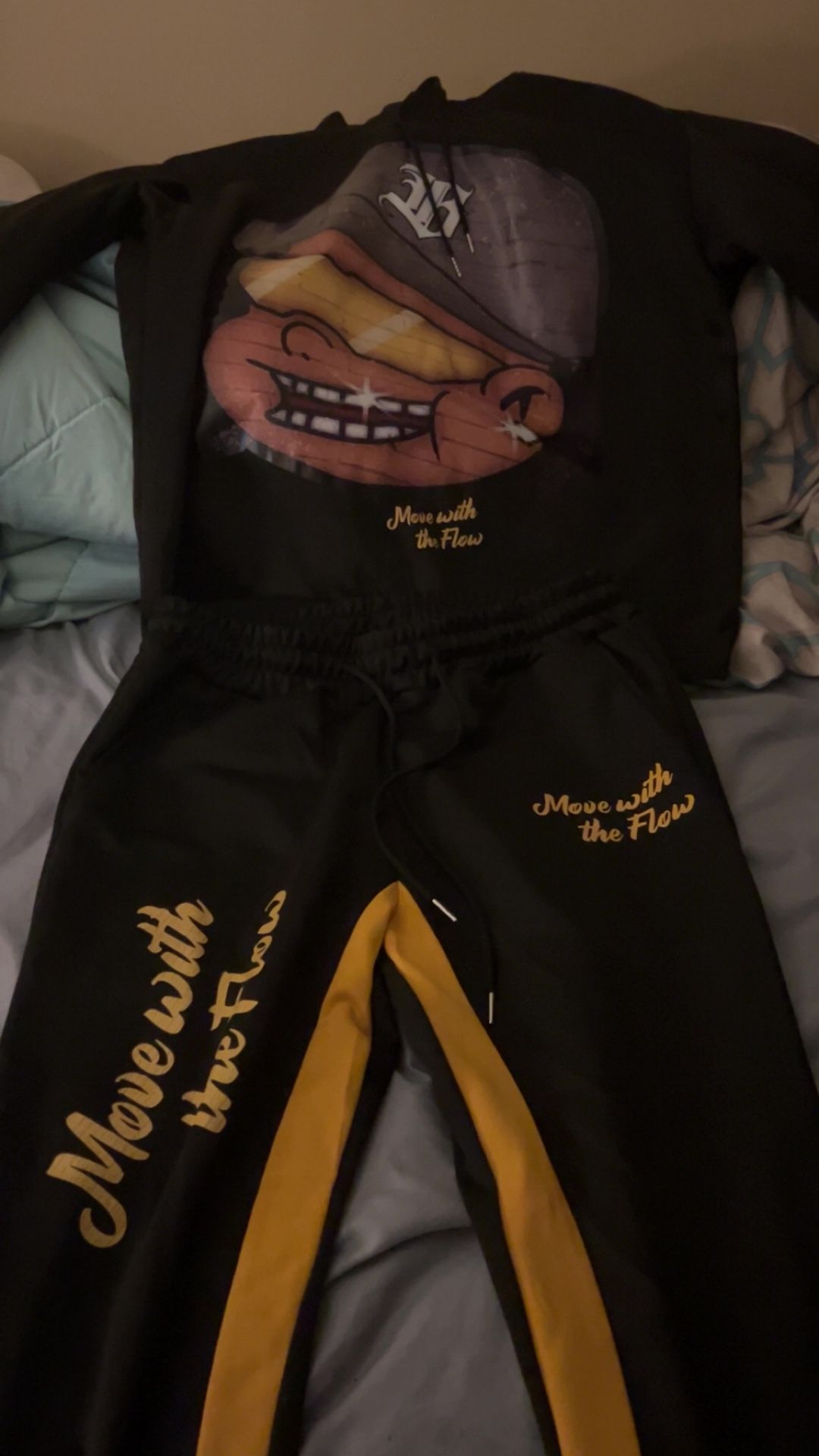 men’s sweatsuit set with drawstring hoodie and pants