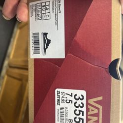 Men’s 7.5 Women’s 9 Vans Old Sokol Velcro Black/White 