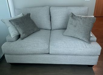 ✨ Harper Down Loveseat – Like New! (Living Spaces) ✨