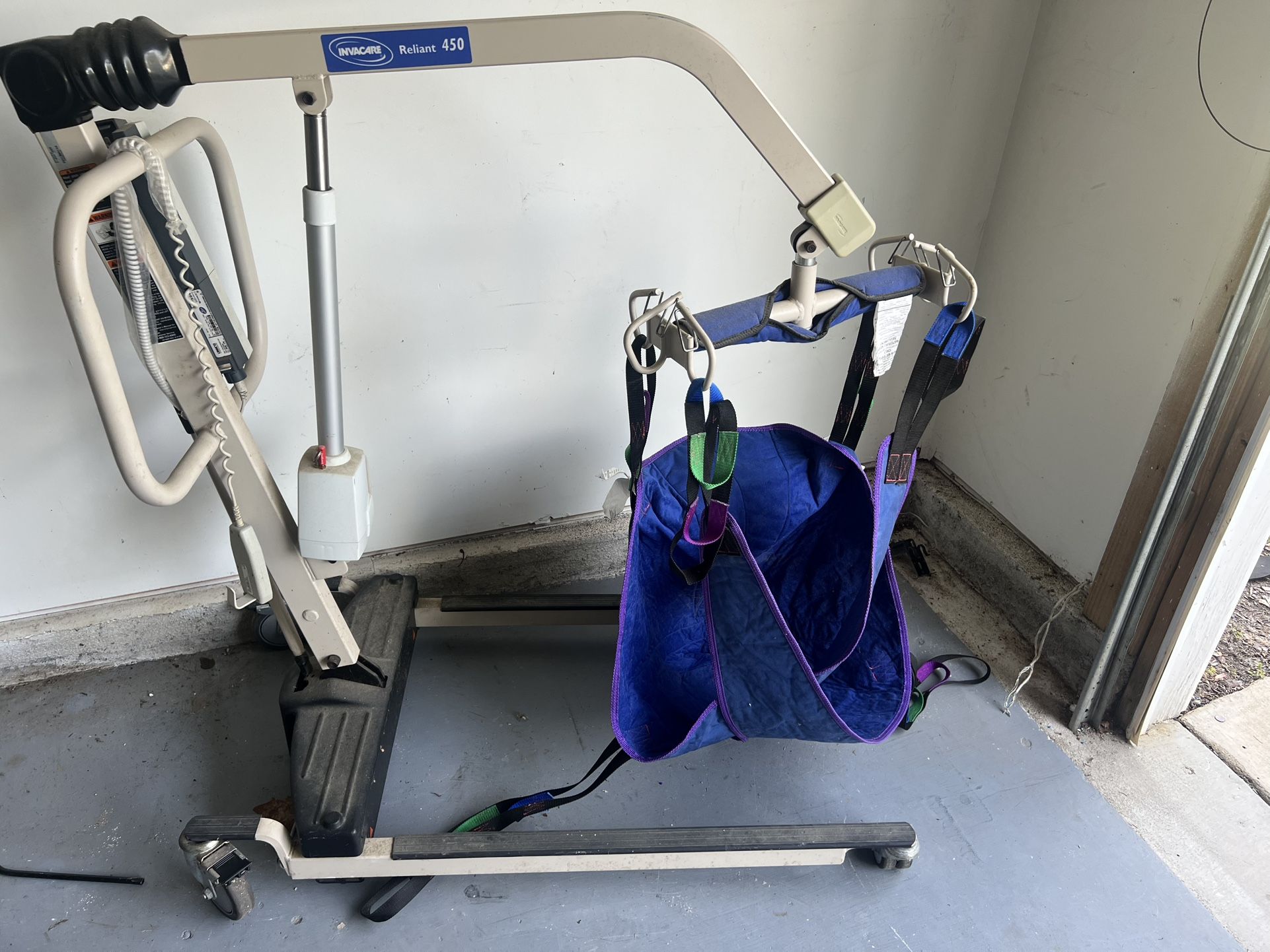 Invacare Reliant 450 Hoyer Lift