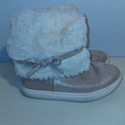 girl's size 1 beige/gold sparkly faux fur trimmed girl's cold weather boots $5 FIRM