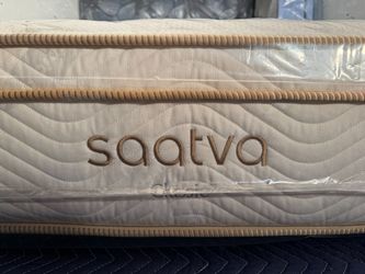 LIKE NEW! Queen Saatva Classic Mattress - Delivery Available