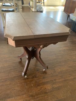 Beautiful Victorian Style Entry Table 