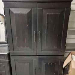 PIER 1 Armoire 
