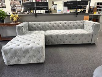 🔥 Modern Velvet Sectional Sofa – Light Gray (Brand New in Box)