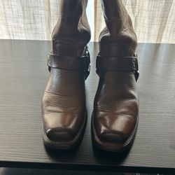 Woman’s Leather Boots 