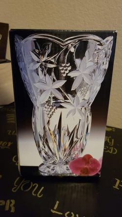 Beautiful Cut Vase New In Box Might Be Crystal It’s Not Glass