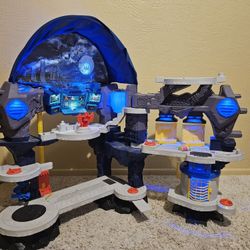 Fisher-Price Imaginext DC Super Friends Batman Cave