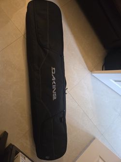 Black Dakine Snowboard Bag