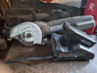 Dremel Ultra Saw 20v with battery and charger.