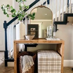 Console/Entry Table