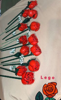 Lego roses 🌹 12 pieces.