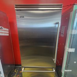 Sale Of The Week Viking 36 Inch Built In Refrigerator Counter Depth 20.4 Cu Ft Left Hinge Bottom Freezer VCBB5363ELS
