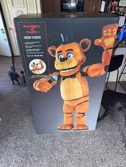 Five Nights at Freddy's Freddy Fazbear Animatronic Figure