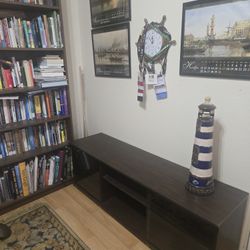 TV Stand 60"L 20"H 16"W ( Canada)