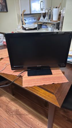 Sharp AQUOS LC-52D43U Black 720 pHD 31.5 inches Used Remote included