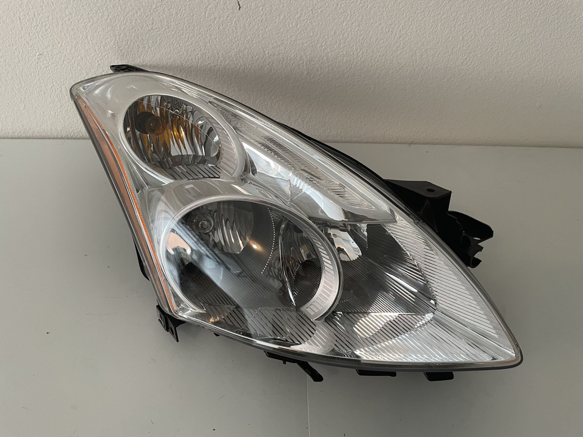NEW - 2010-2012 fNissan Altima Headlight OEM Assembly Passenger Side