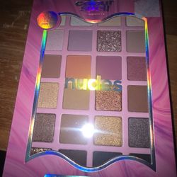  🆕️ Nudes Eyeshadow Palette