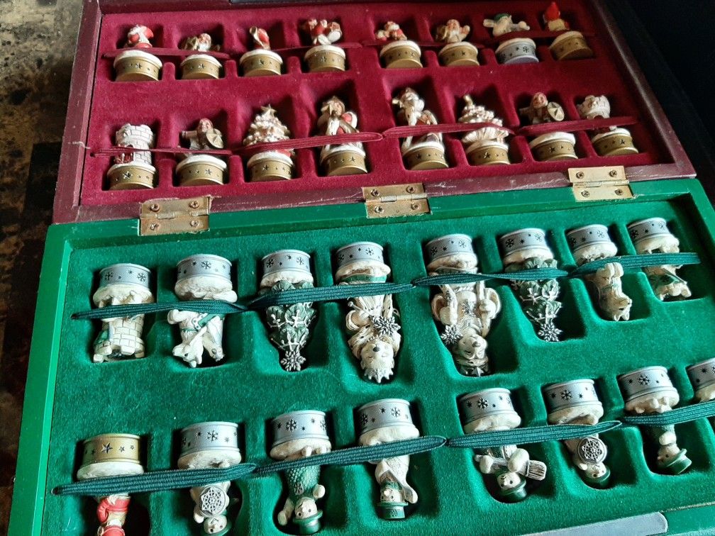 Keepsake Christmas Ini Chess Set