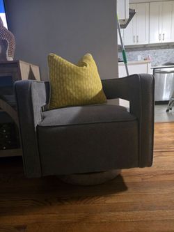 Swivle chair x2