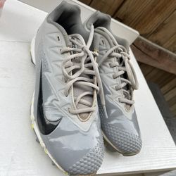 Womens Nike  Baseball Cleats Size 7.5 Adult