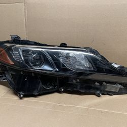 2018-2022 Toyota Camry LED Headlight RH Right Passenger Side OEM