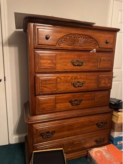 chest of drawers