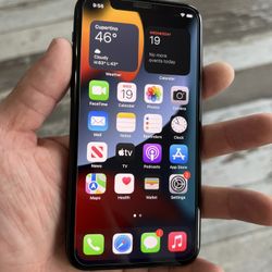 iPhone 11 Pro UNLOCKED Excellent Condition W/ New Tempered Glass And Charger 