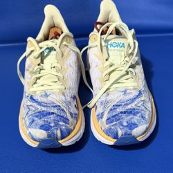 Women’s HOKA One One Cifton 8 Shoes- Size 9.5B