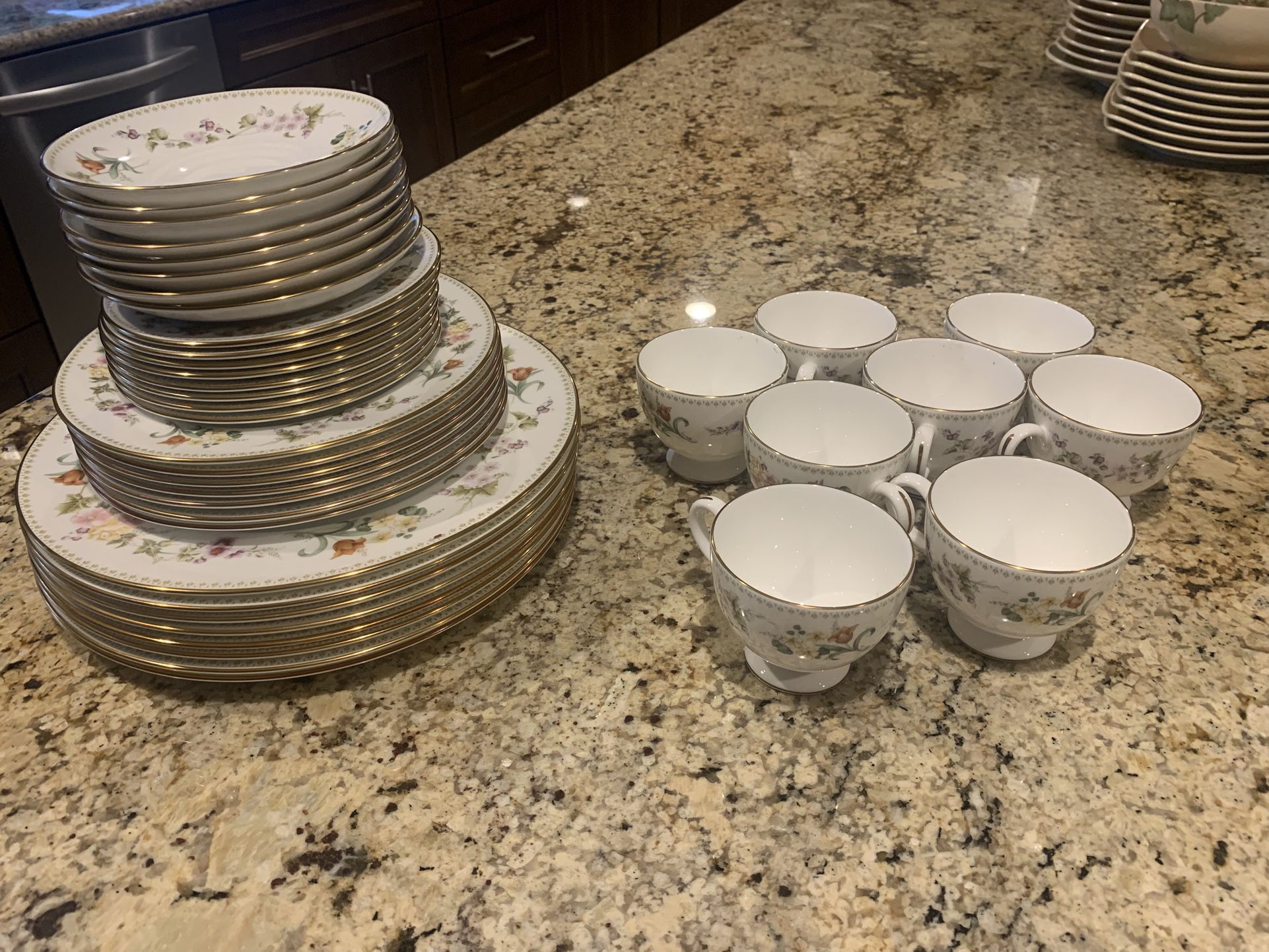 Wedgwood Bone China, Mirabelle R4537