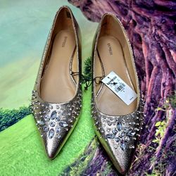 s
Rose Gold flats embellished with crystals and gems rhinestones size 9 NEW👠👠