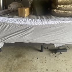 Full-size adjustable bed