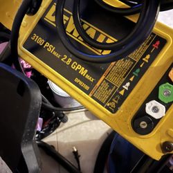 Dwalt Pressure Washer 