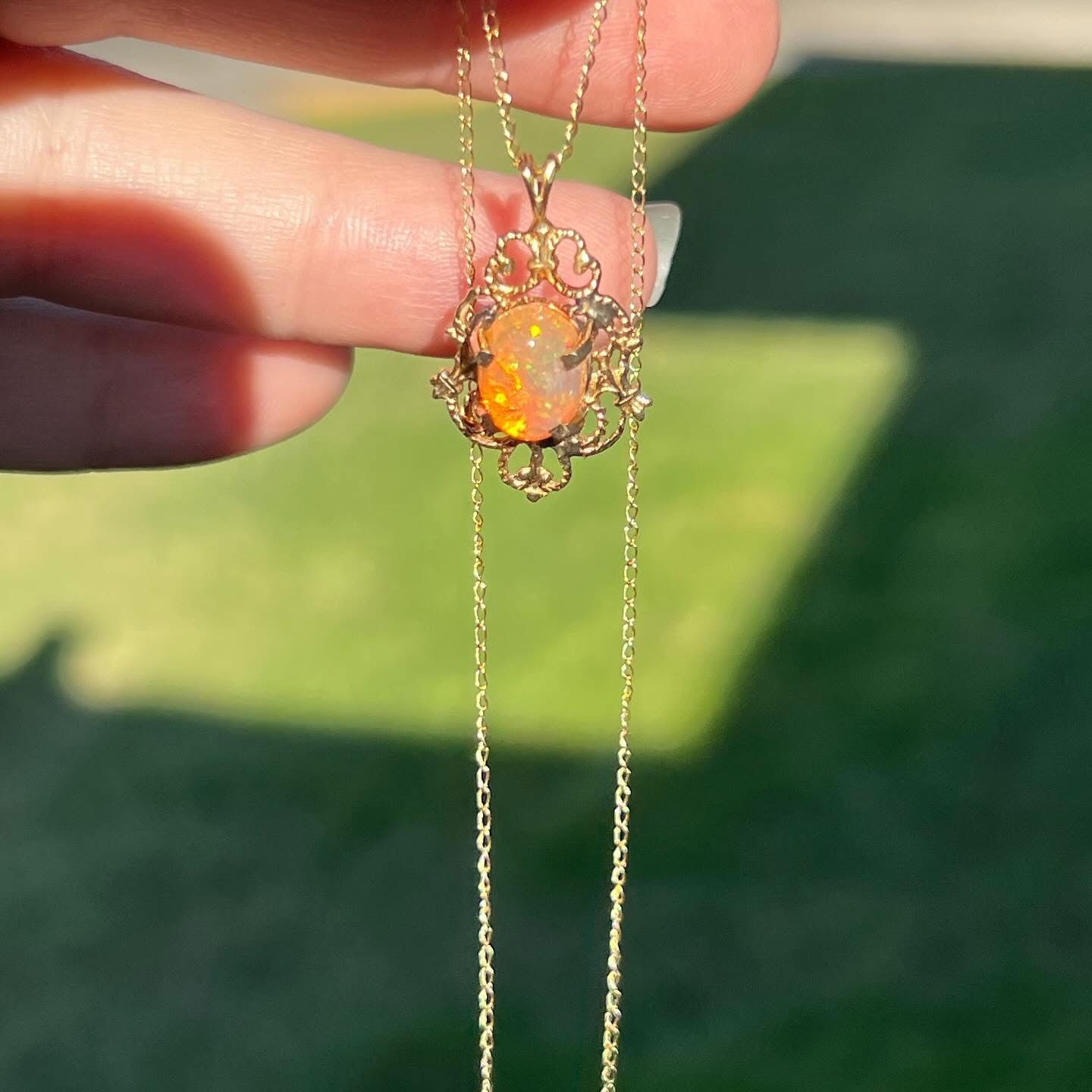 Vintage 14k Gold Necklace With Natural Fire Opal